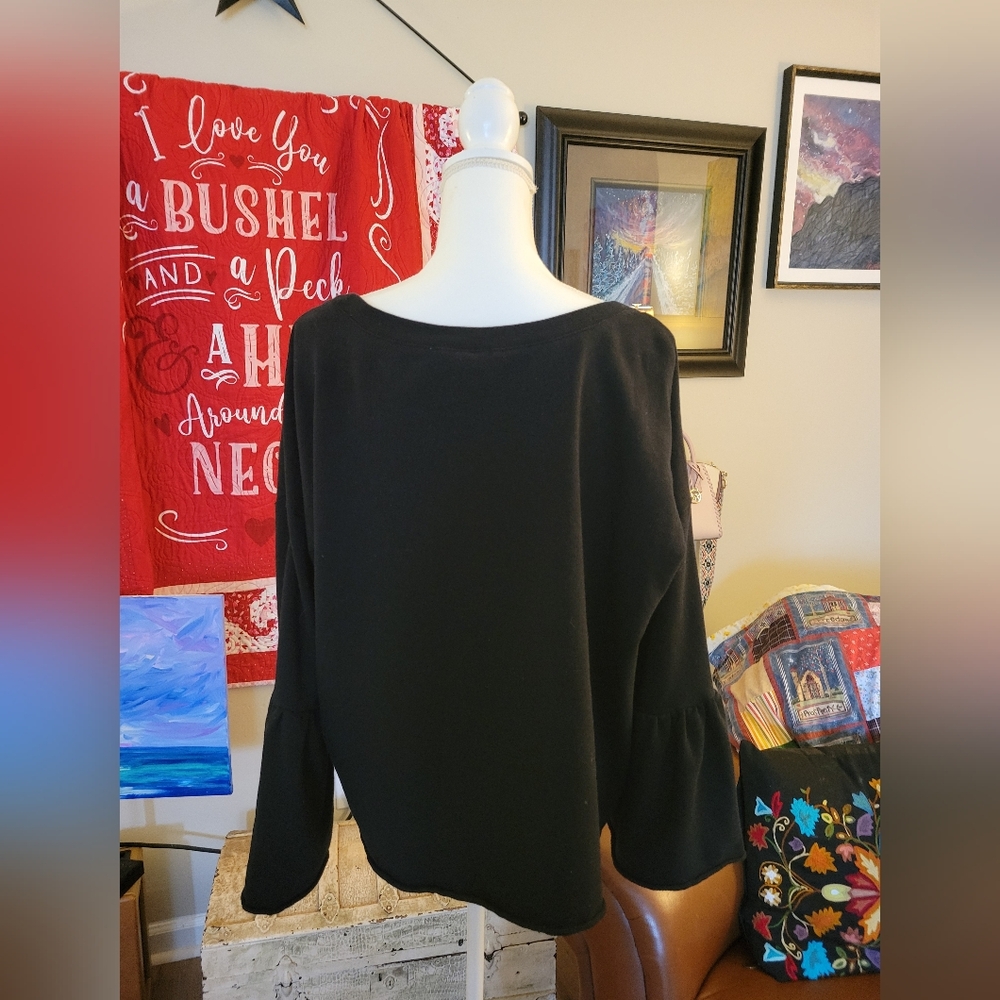 BOHO BELL SLEEVED EMBROIDERED Top - Picture 2 of 8